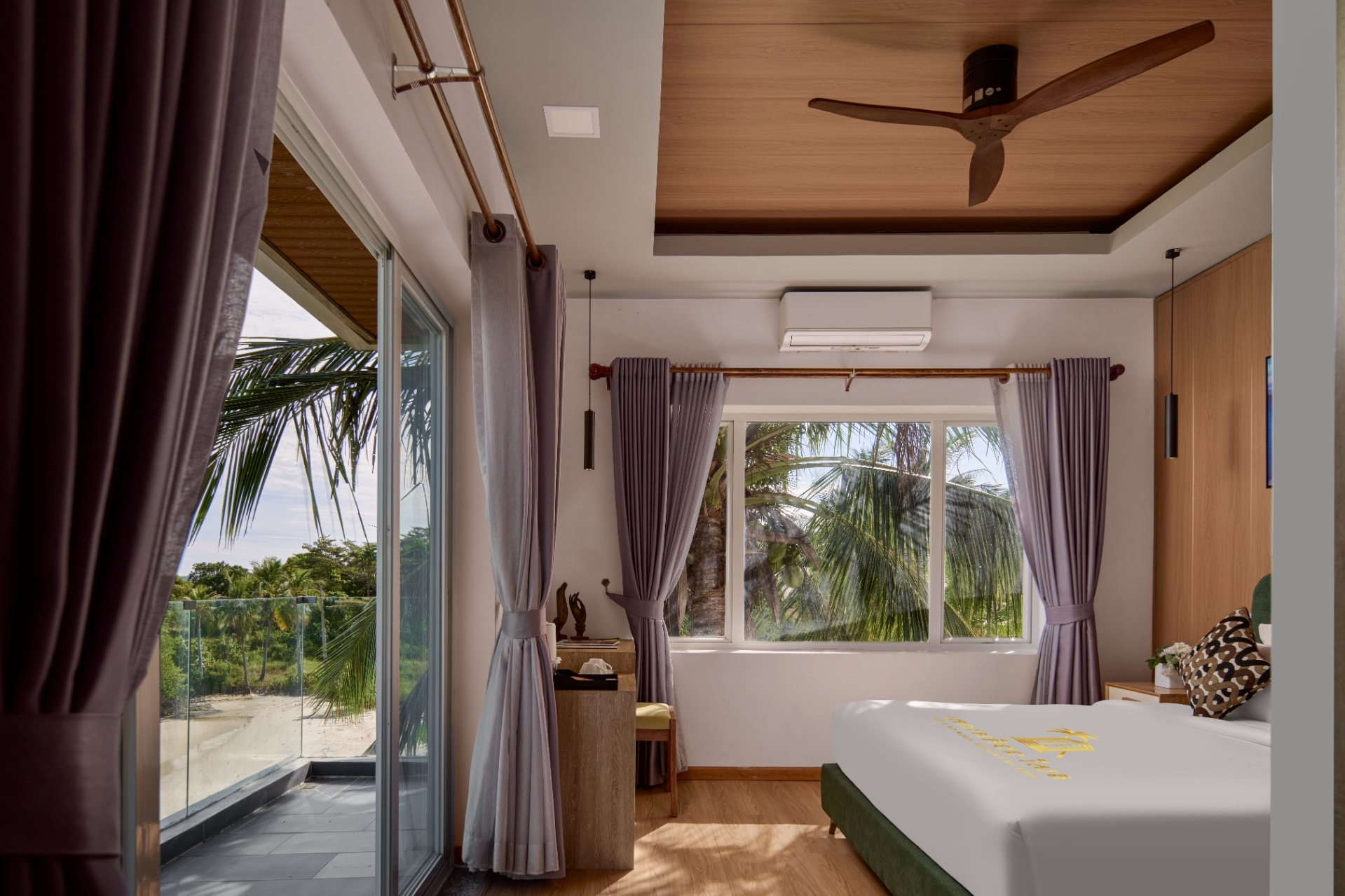 Premier Double Balcony Sea View - Koh Apikjun Resort by EHM