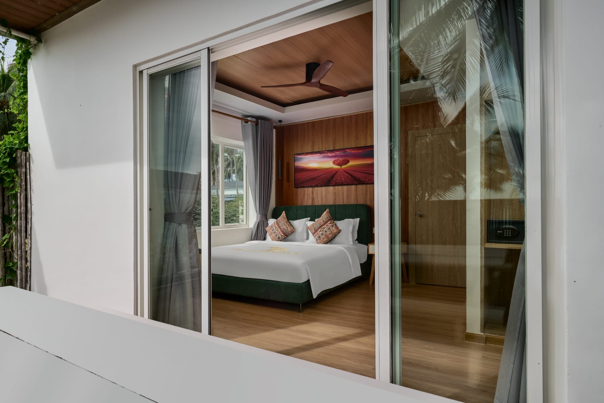 Premier Double Balcony Sea View - Koh Apikjun Resort by EHM