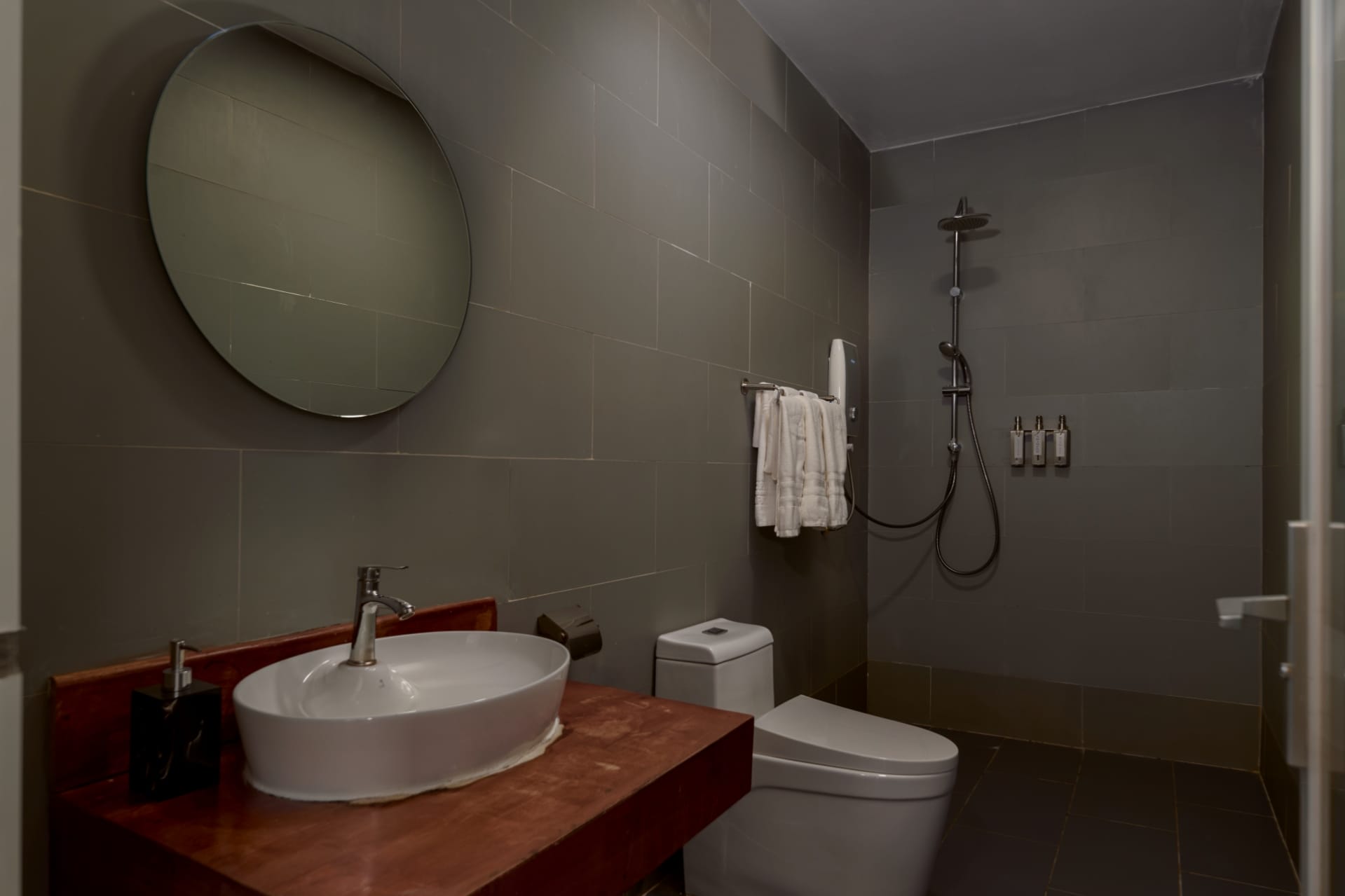 Premier Triple Balcony Sea View - Koh Apikjun Resort by EHM