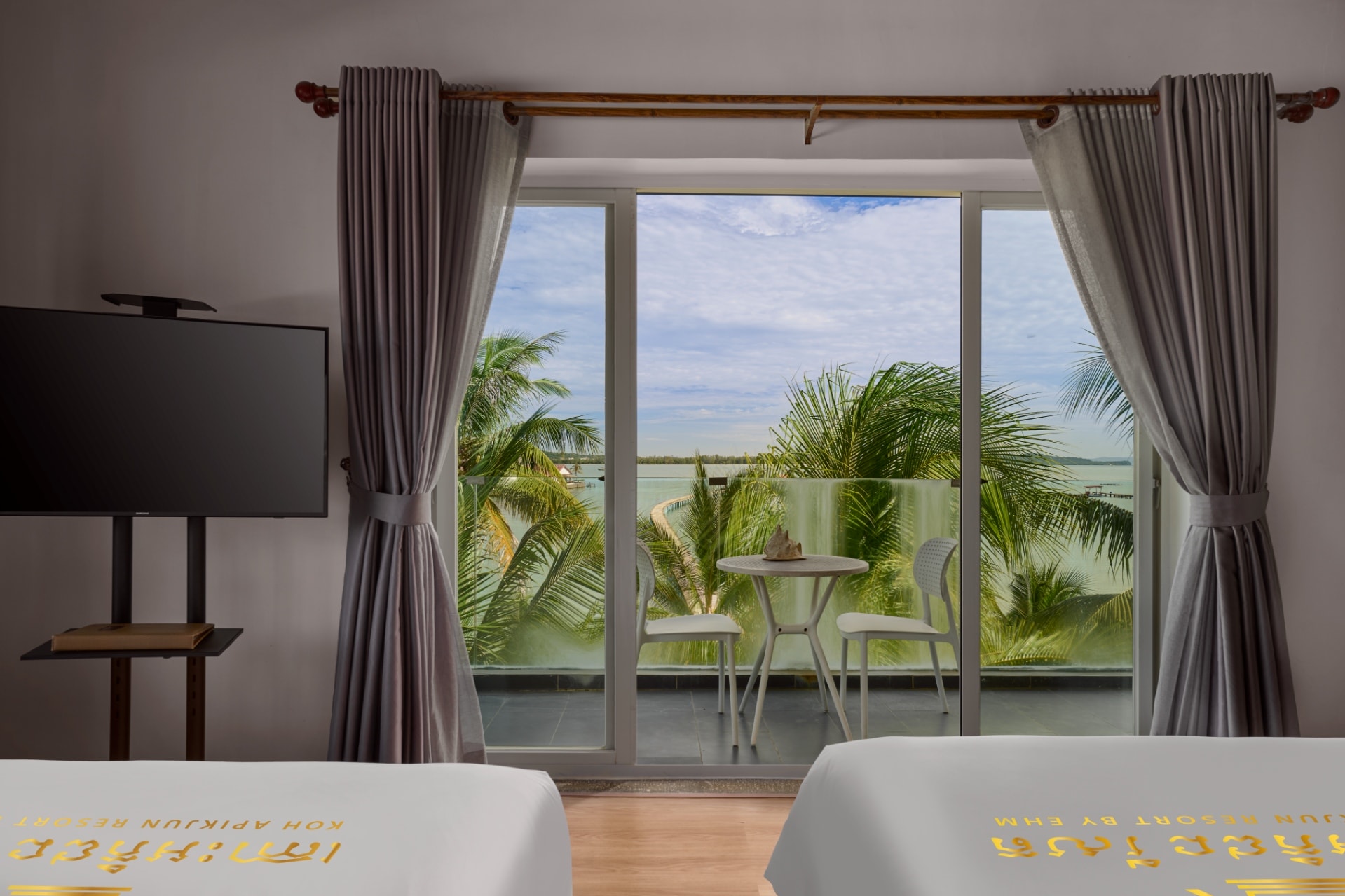 Premier Triple Balcony Sea View - Koh Apikjun Resort by EHM