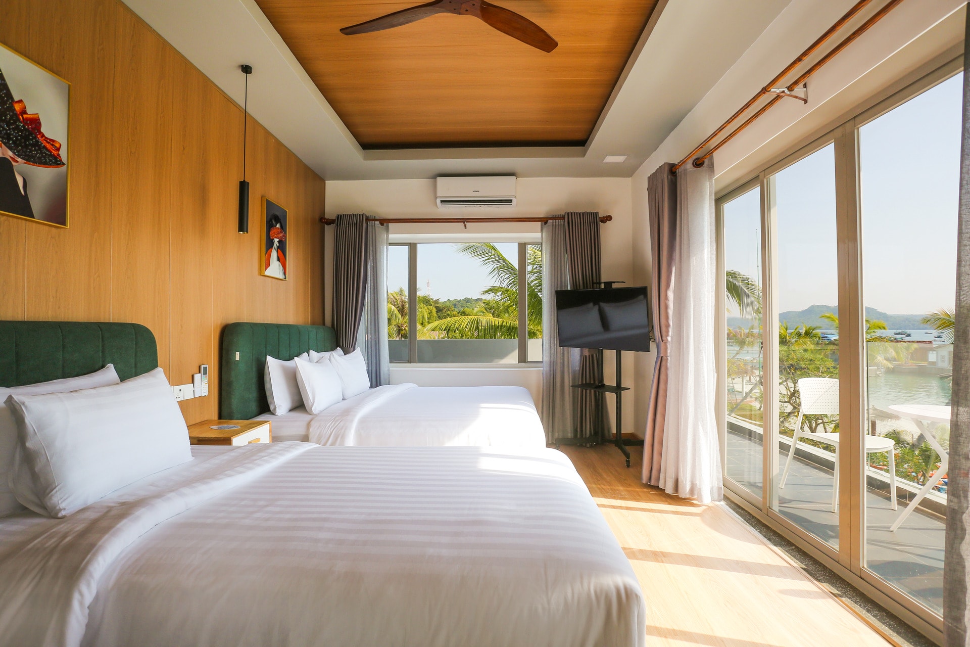 Premier Triple Balcony Sea View - Koh Apikjun Resort